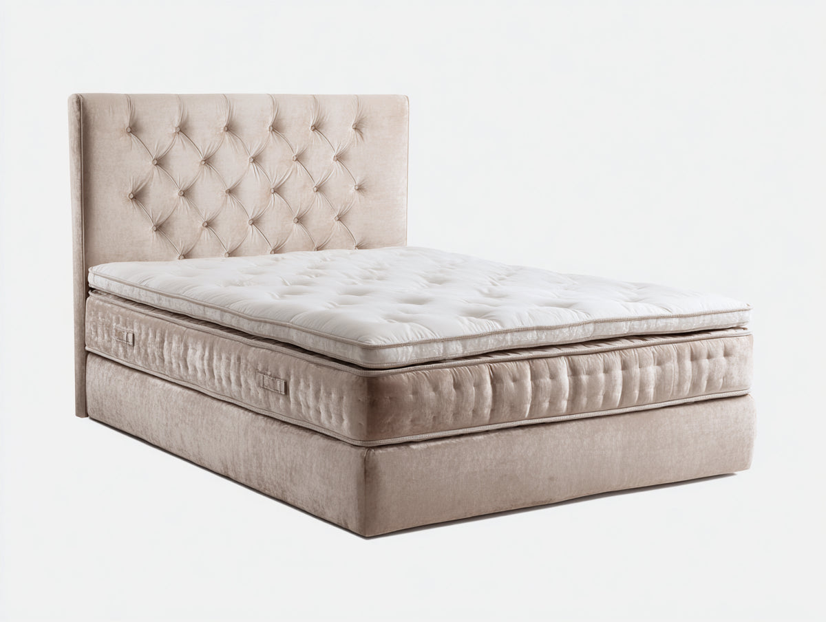 Doppelbett aus Stoff mit 220 x 220 x 130 cm - Beige gepolsterter Bezug mit dekorativem Kopfteil - Elegantes Design für Schlafzimmer
