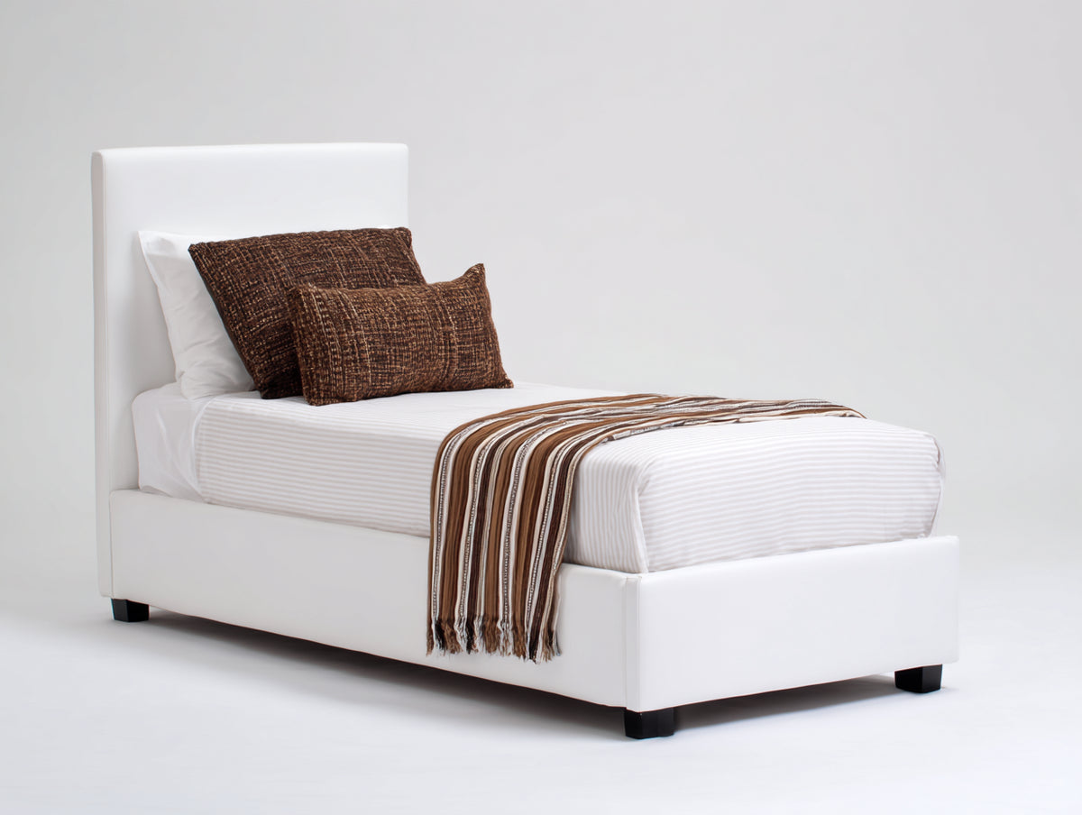 Einzelbett aus Kunstleder mit 213 x 98 x 102 cm - Weißer gepolsterter Bezug mit modernem Kopfteil - Schlichtes Design für Schlafzimmer